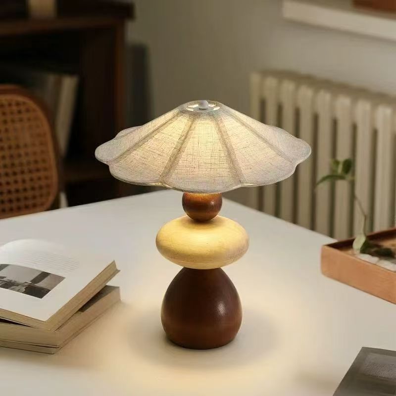 Sylvona lámpara de mesa de madera con pantalla de piedra