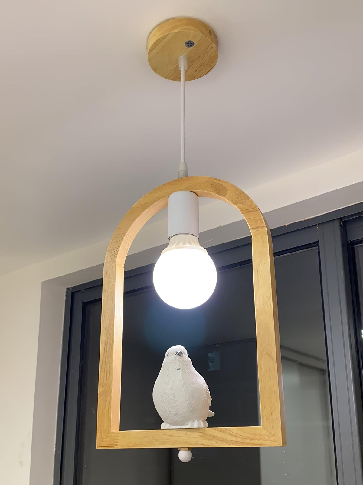 Ceda lámpara colgante de madera y resina