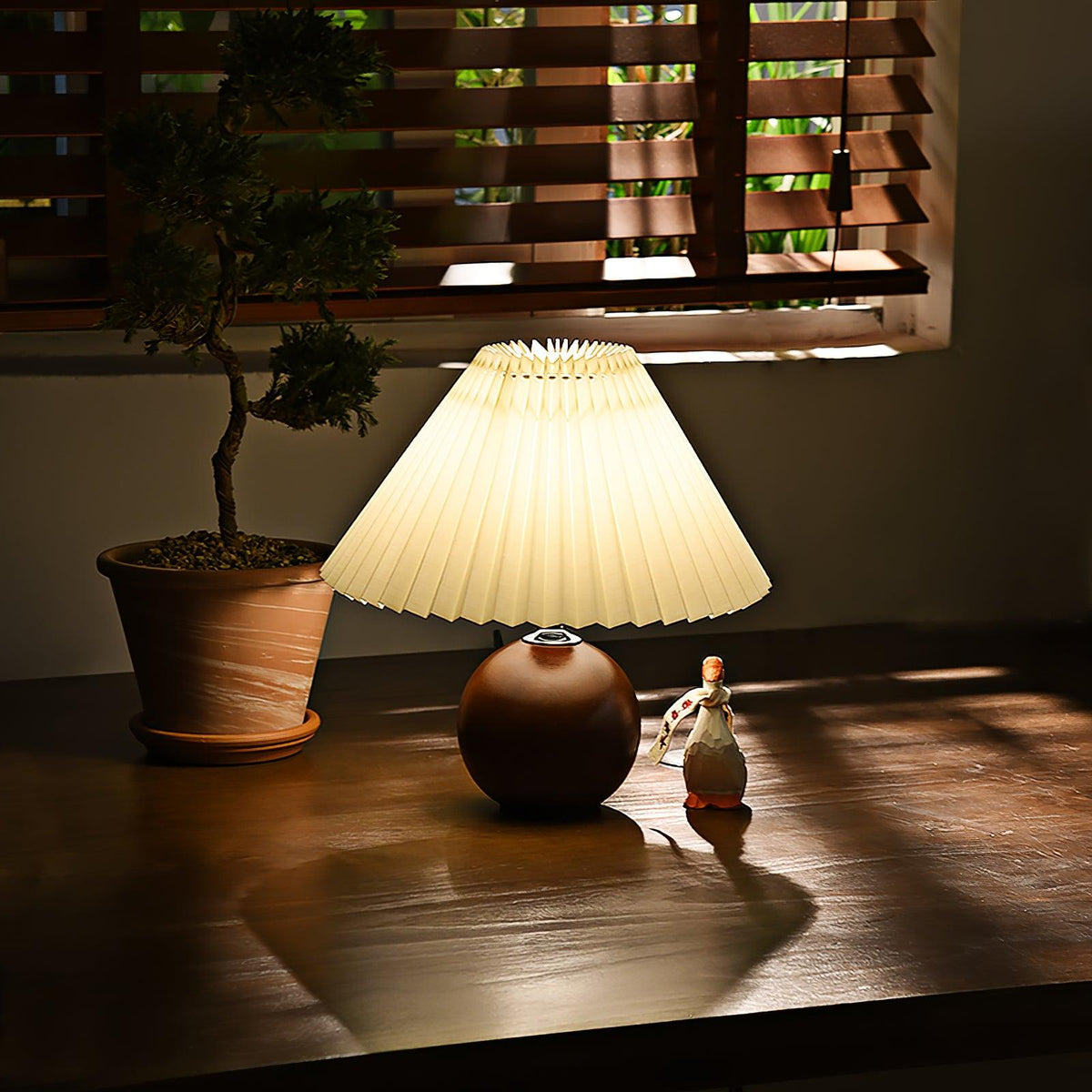 Zesilon lámpara de mesa de bola de madera