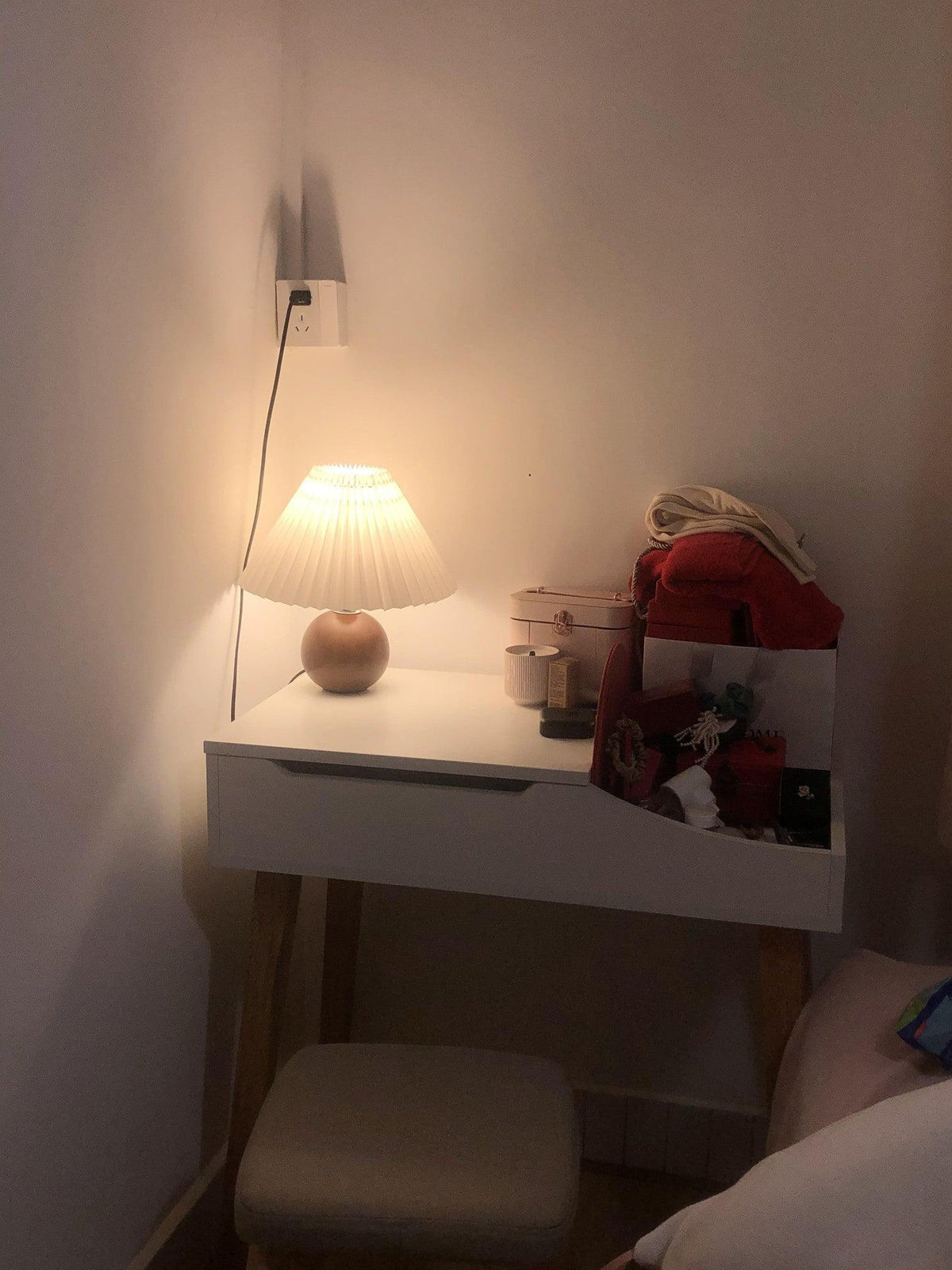 Zesilon lámpara de mesa de bola de madera