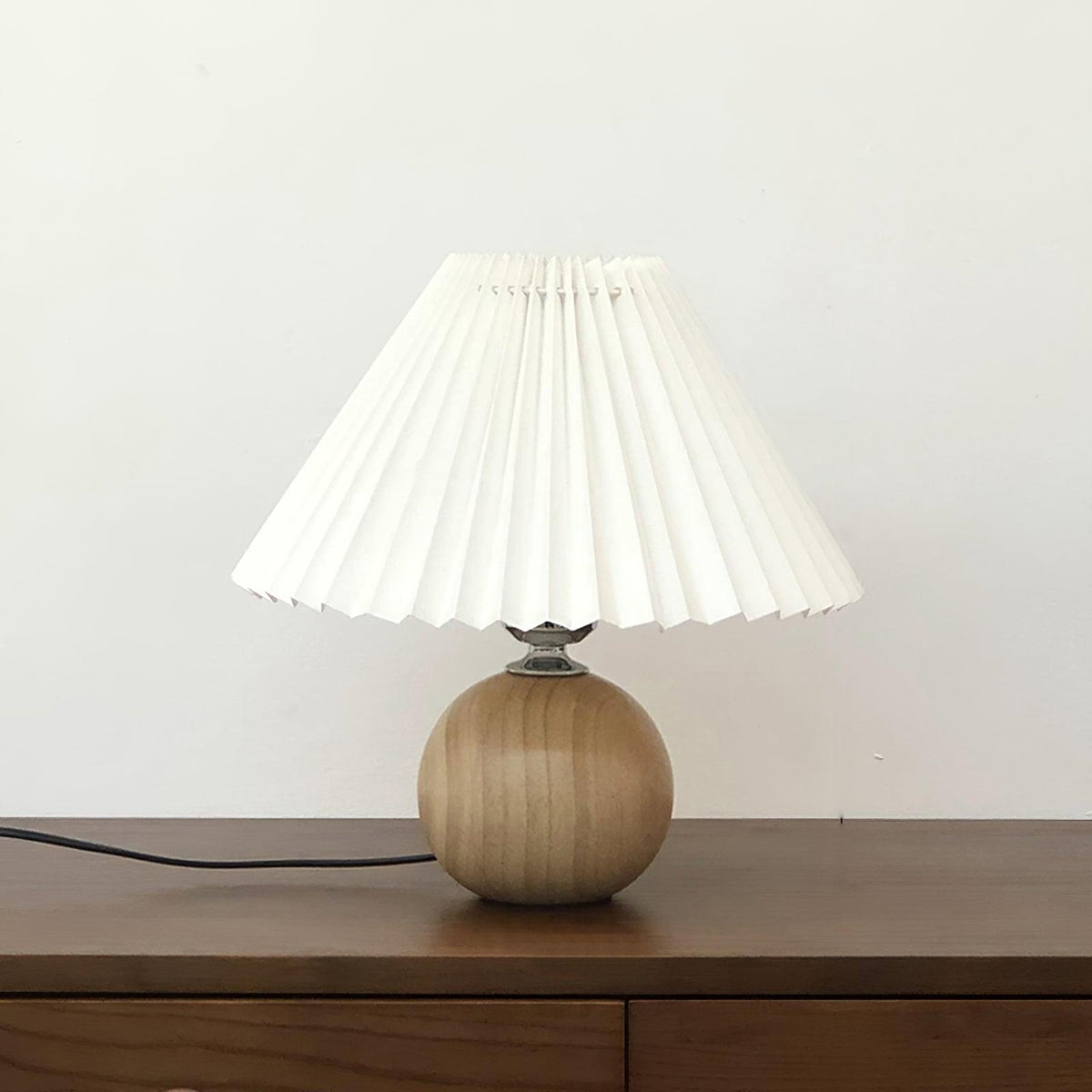 Zesilon lámpara de mesa de bola de madera