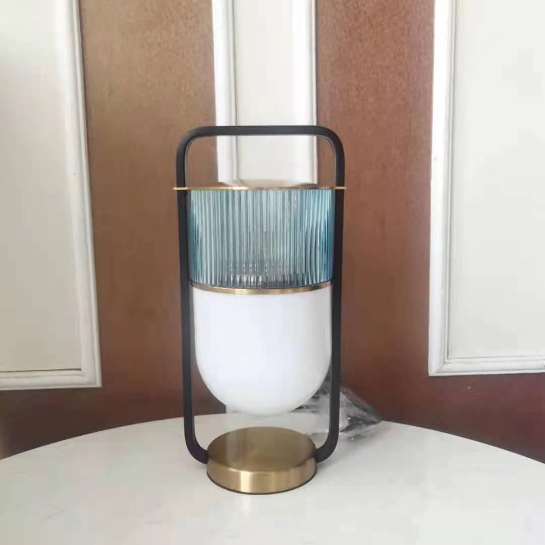 Kiorven lámpara de mesa artística de vidrio