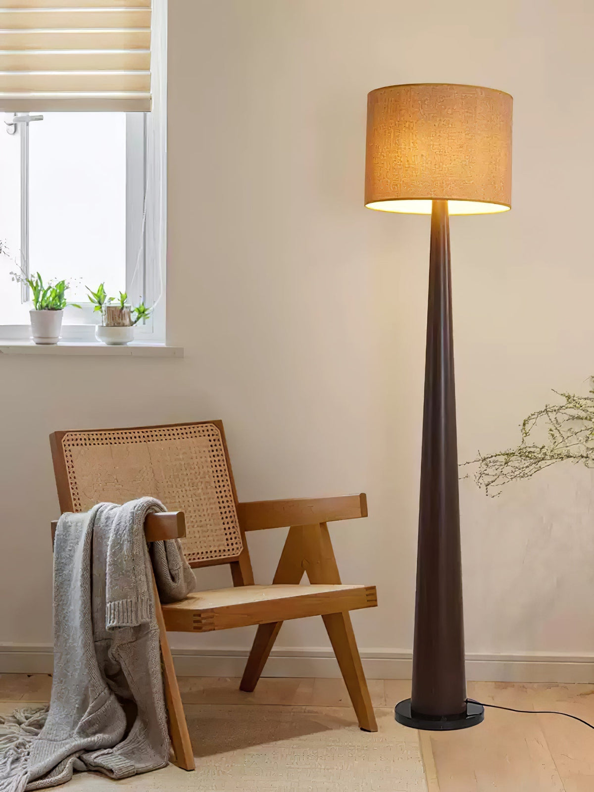 Ersilir lámpara de pie cilíndrica de madera