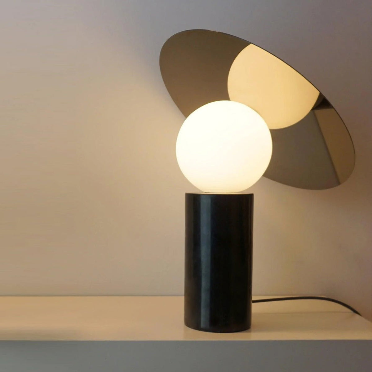 Dila lámpara de mesa minimalista de mármol