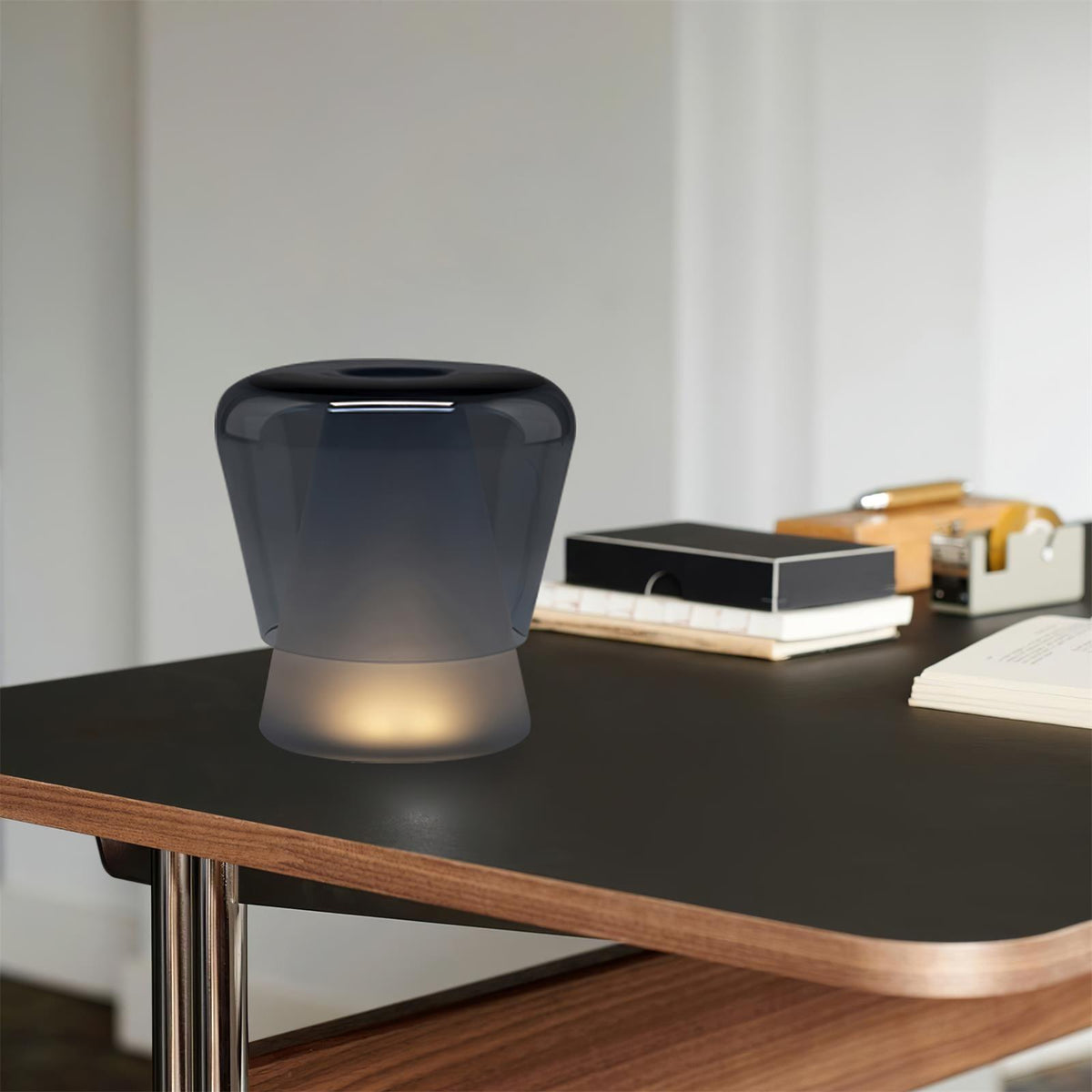 Aurnoril lámpara de mesa de vidrio ahumado