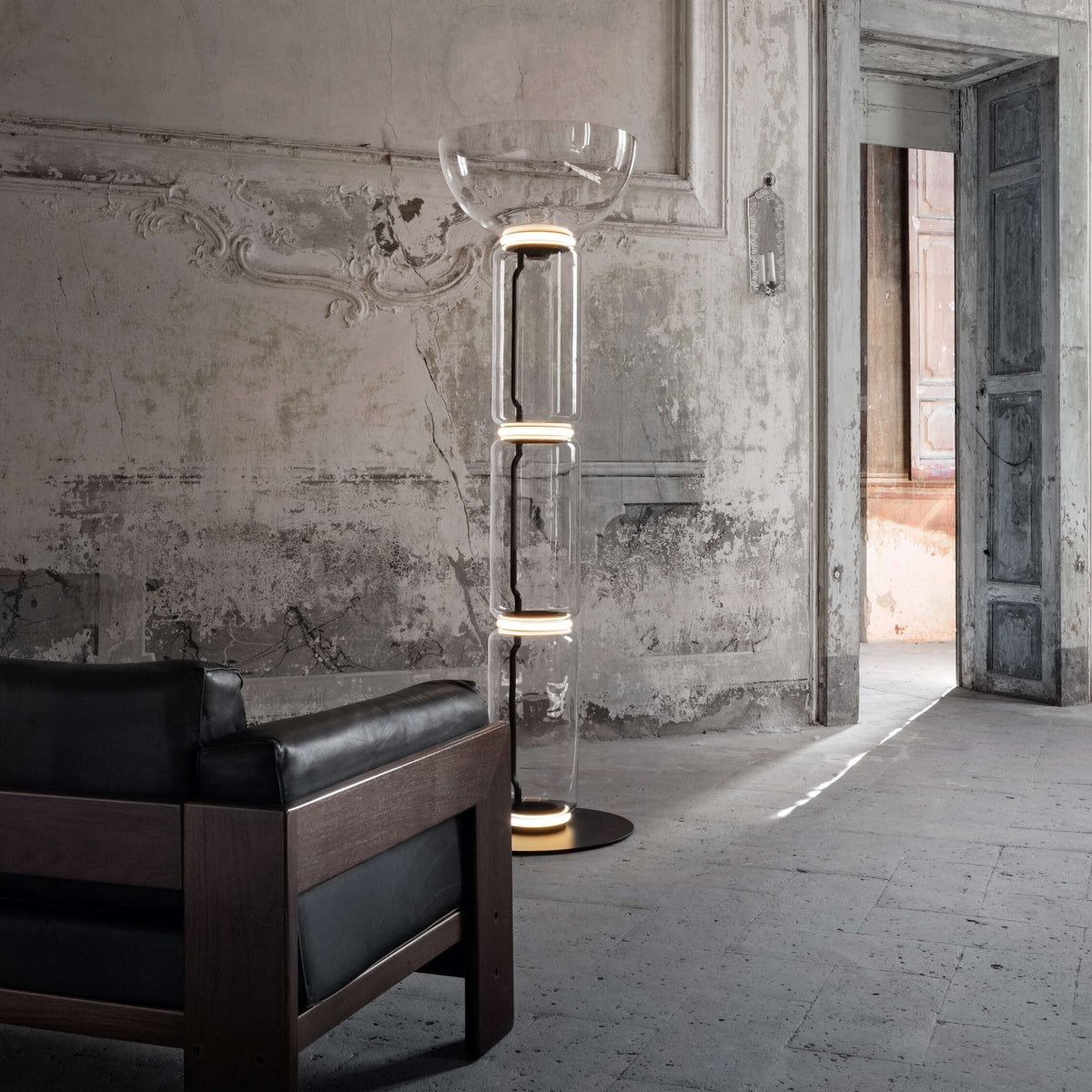 Cyrilys lámpara de pie de bambú con vidrio