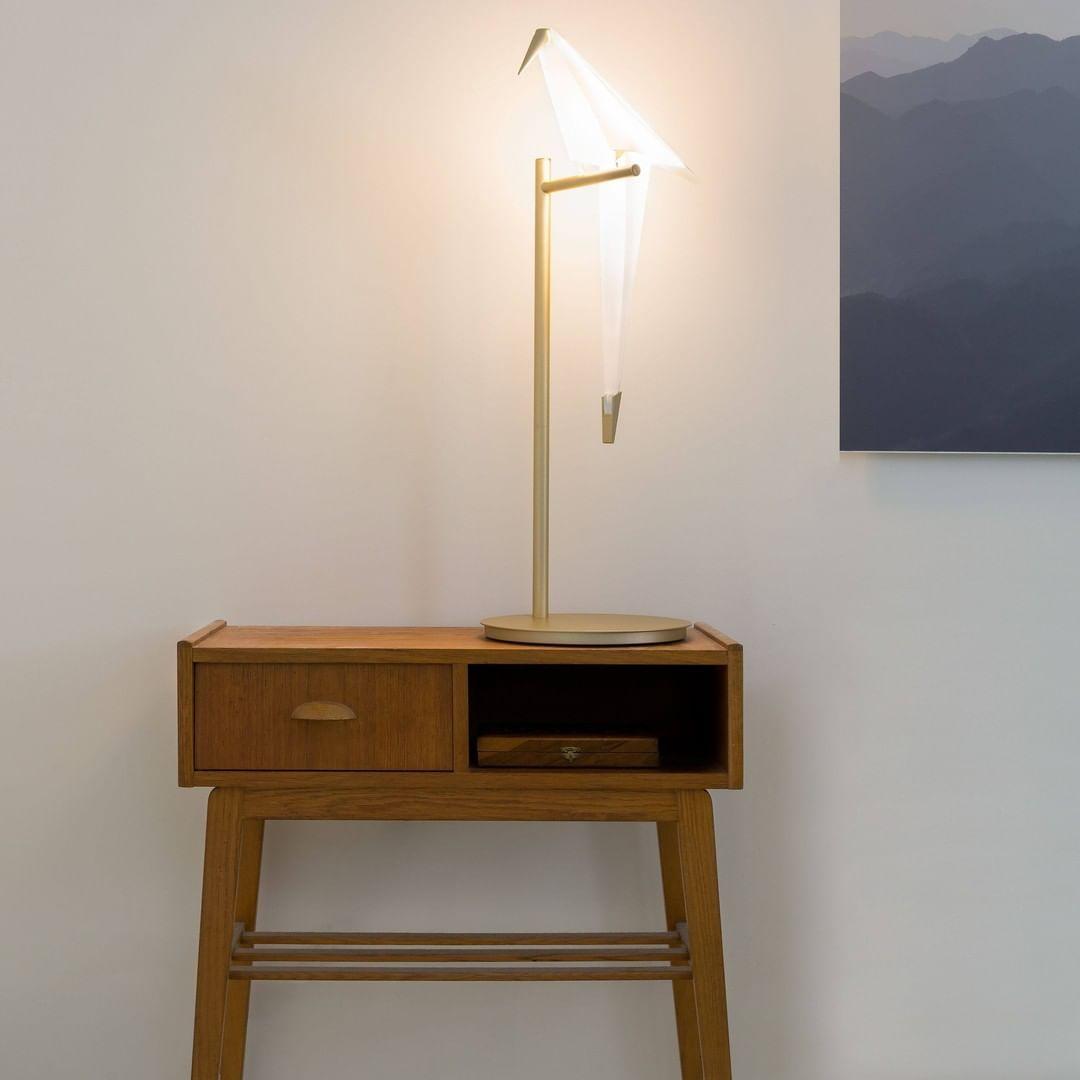 Kaelora lámpara de mesa contemporánea